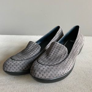 NWOT Dansko Olivia flats sz. 39